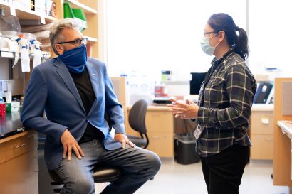 Krogan (left) in his lab with Xu (right)